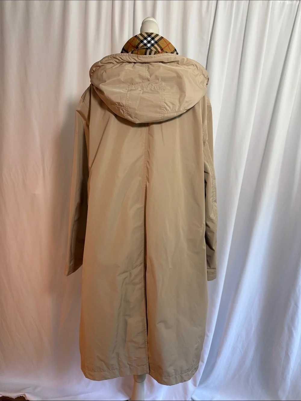 Burberry Beige Long Raincoat with Snap & Zip Front - Picture 7 of 16